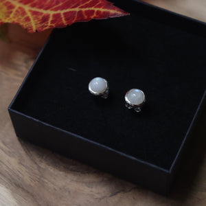 Handmade 925 Silver Round Moonstone Elegant Stud Earrings