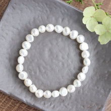 Load image into Gallery viewer, Natural Pearl Elastic Bracelets Simple Elegant